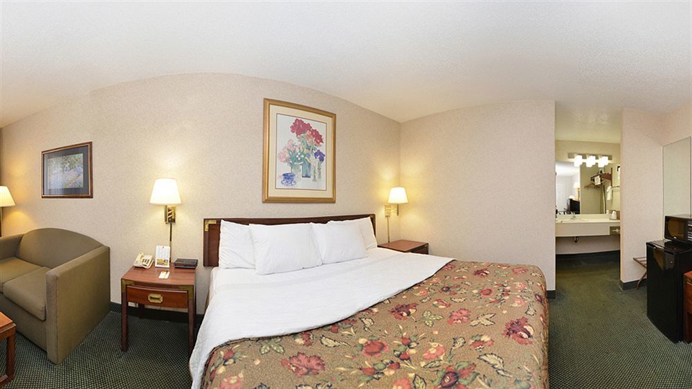 Super 8 By Wyndham Hermitage Nashville Exterior photo